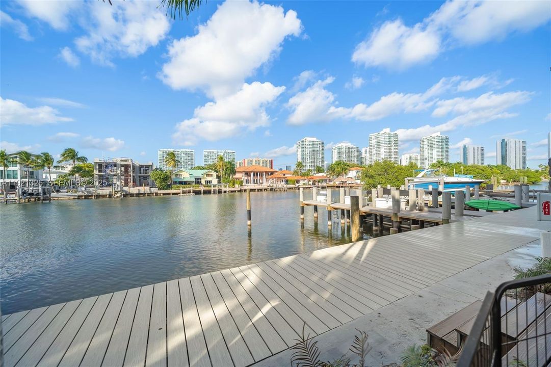 待售: $1,200,000 (3 贝兹, 2 浴室, 2370 平方英尺)