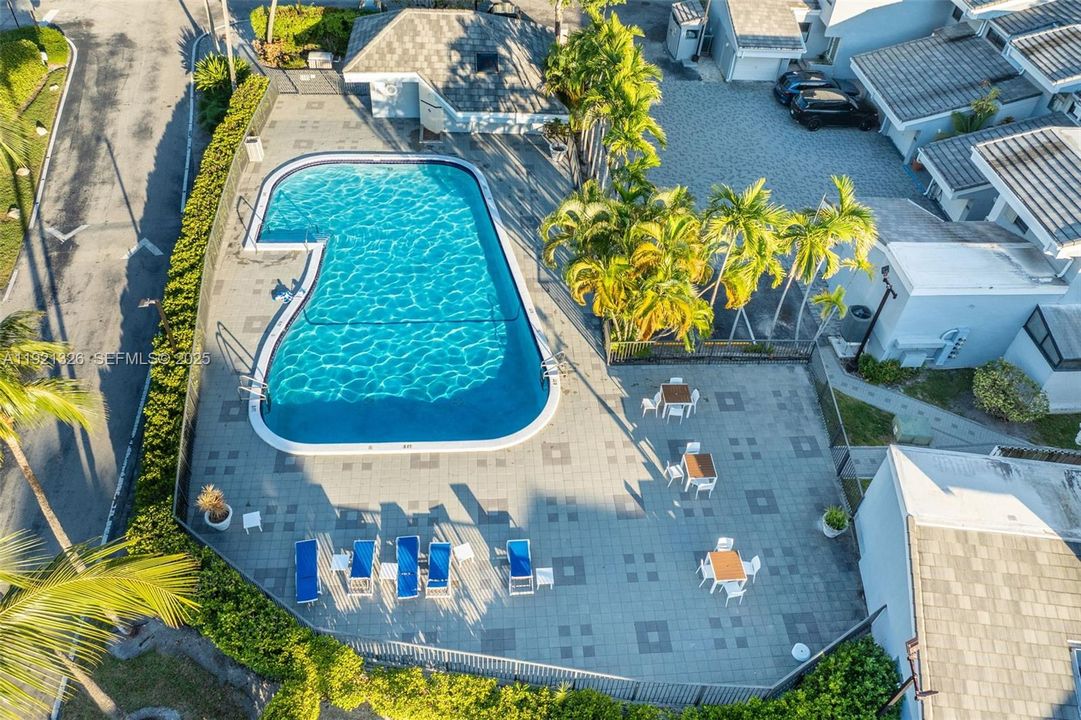 待售: $1,200,000 (3 贝兹, 2 浴室, 2370 平方英尺)