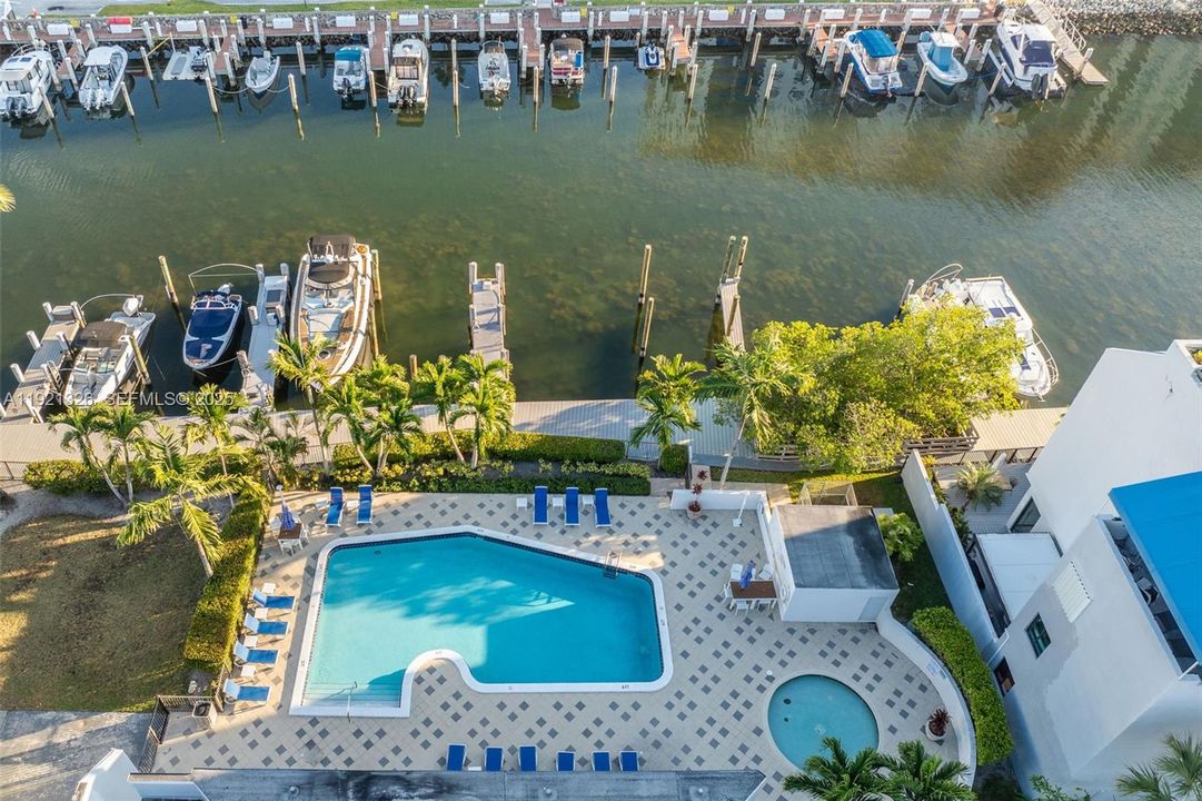 待售: $1,200,000 (3 贝兹, 2 浴室, 2370 平方英尺)