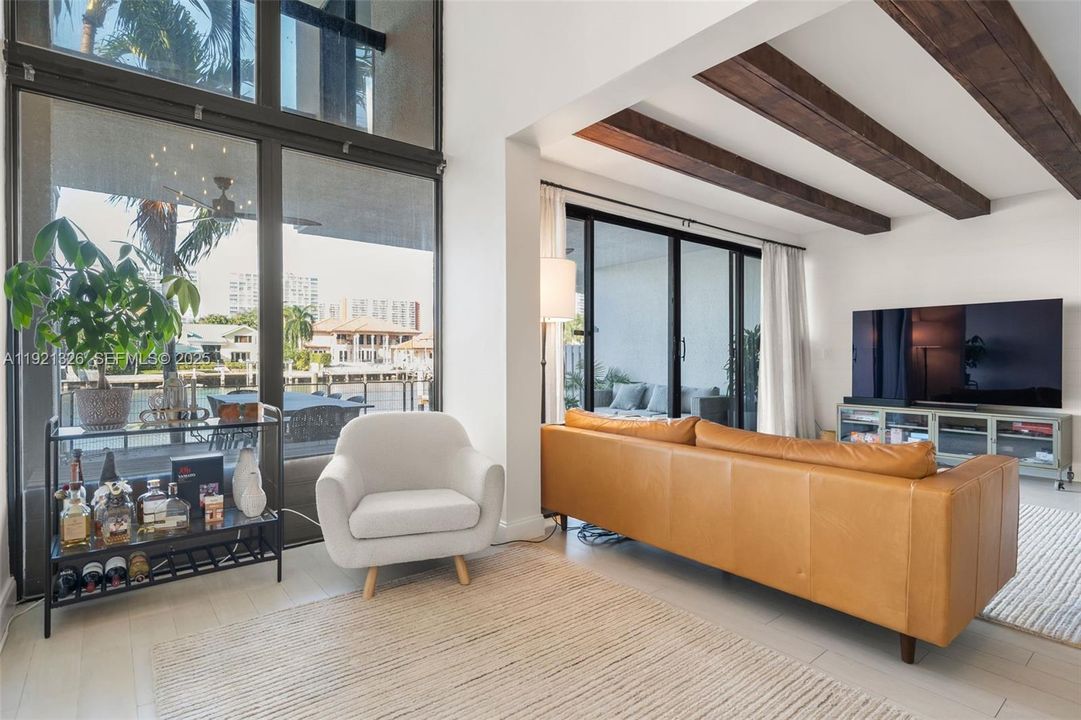 待售: $1,200,000 (3 贝兹, 2 浴室, 2370 平方英尺)