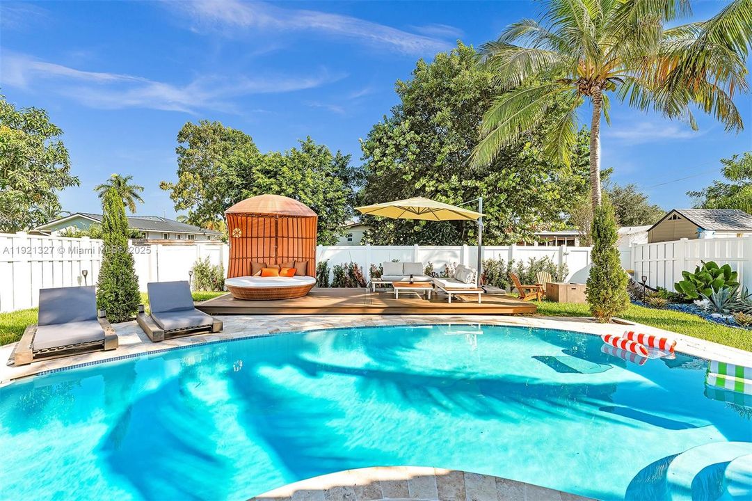 На продажу: $968,000 (3 спален, 2 ванн, 1748 Квадратных фут)