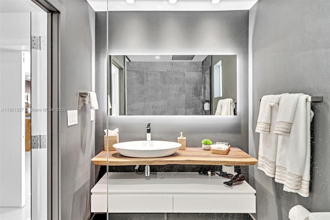 На продажу: $968,000 (3 спален, 2 ванн, 1748 Квадратных фут)