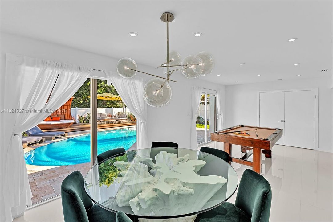 На продажу: $968,000 (3 спален, 2 ванн, 1748 Квадратных фут)