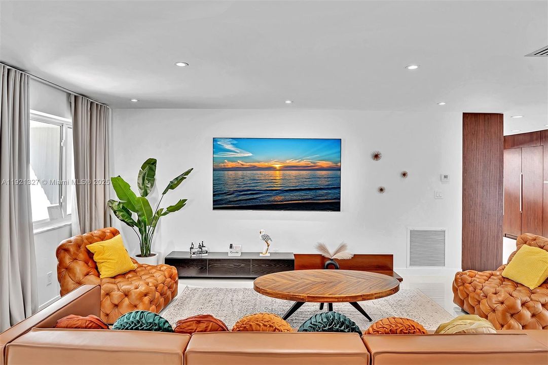 На продажу: $968,000 (3 спален, 2 ванн, 1748 Квадратных фут)