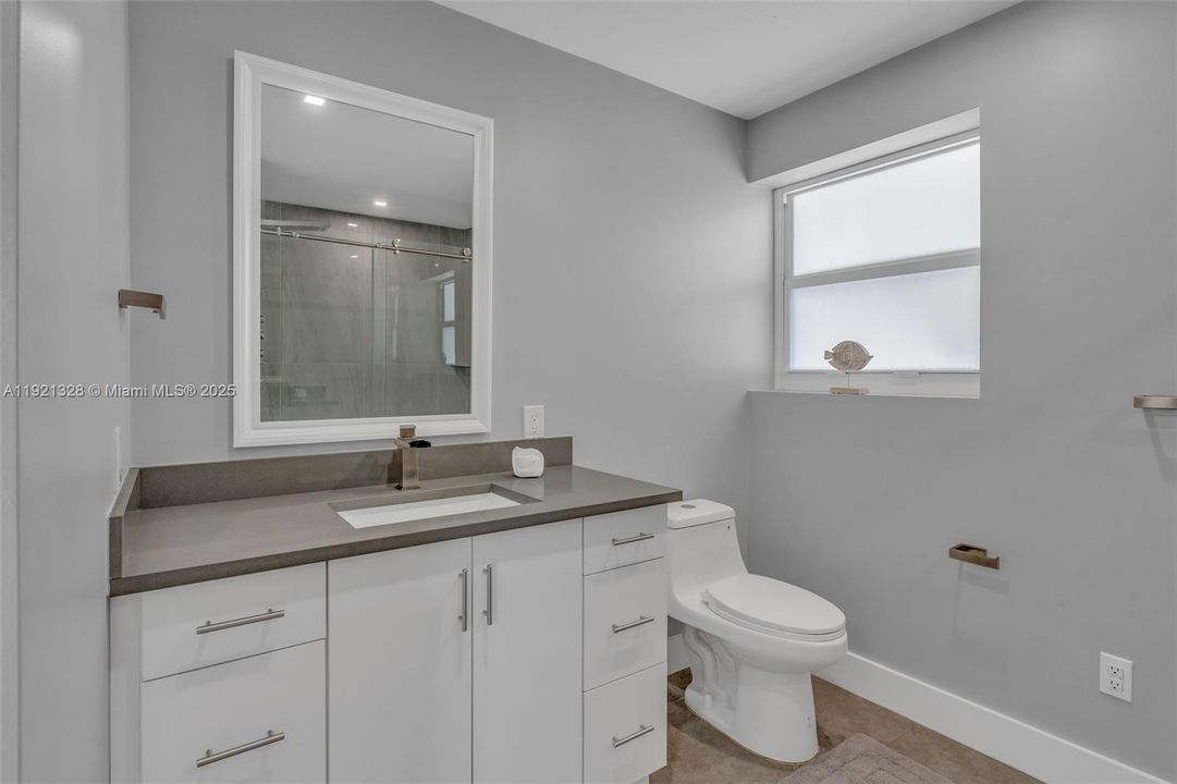 待售: $899,999 (3 贝兹, 2 浴室, 1556 平方英尺)