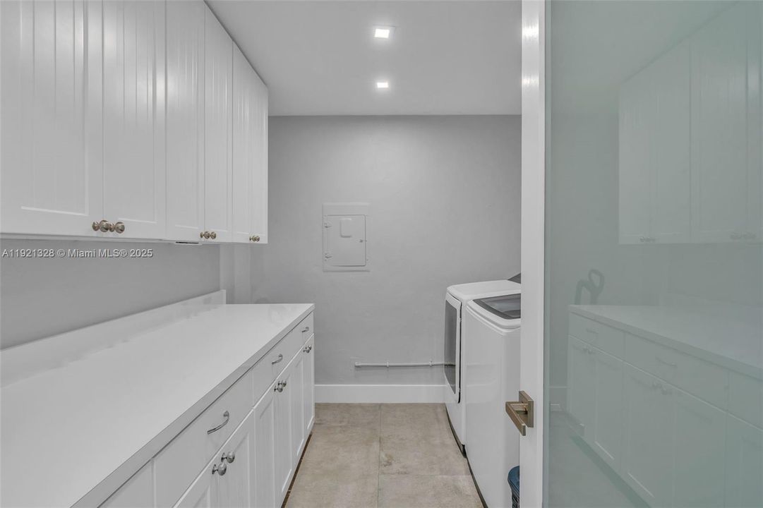 待售: $899,999 (3 贝兹, 2 浴室, 1556 平方英尺)