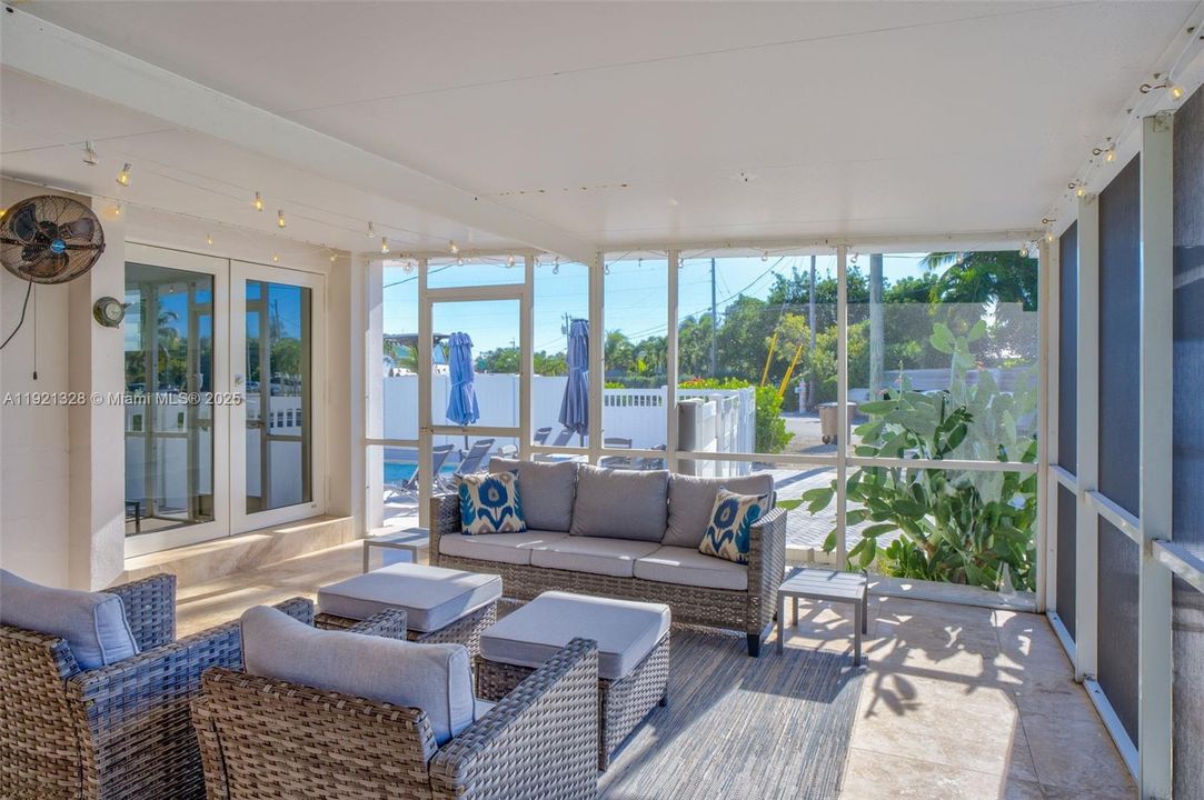 待售: $899,999 (3 贝兹, 2 浴室, 1556 平方英尺)