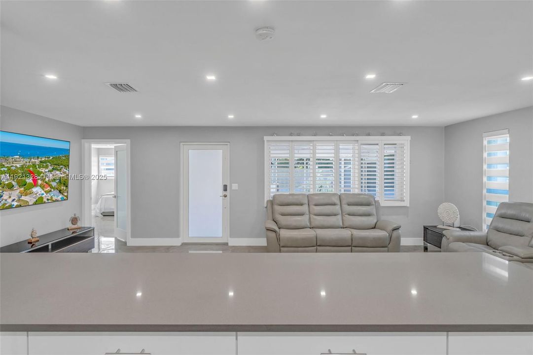 待售: $899,999 (3 贝兹, 2 浴室, 1556 平方英尺)