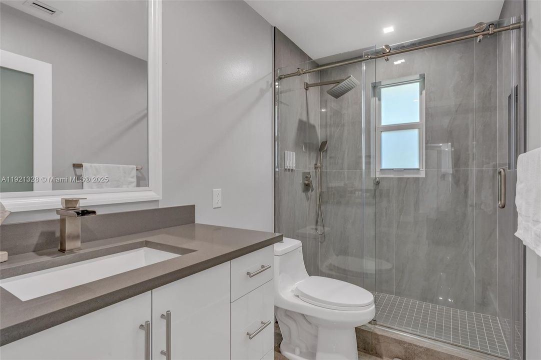 待售: $899,999 (3 贝兹, 2 浴室, 1556 平方英尺)