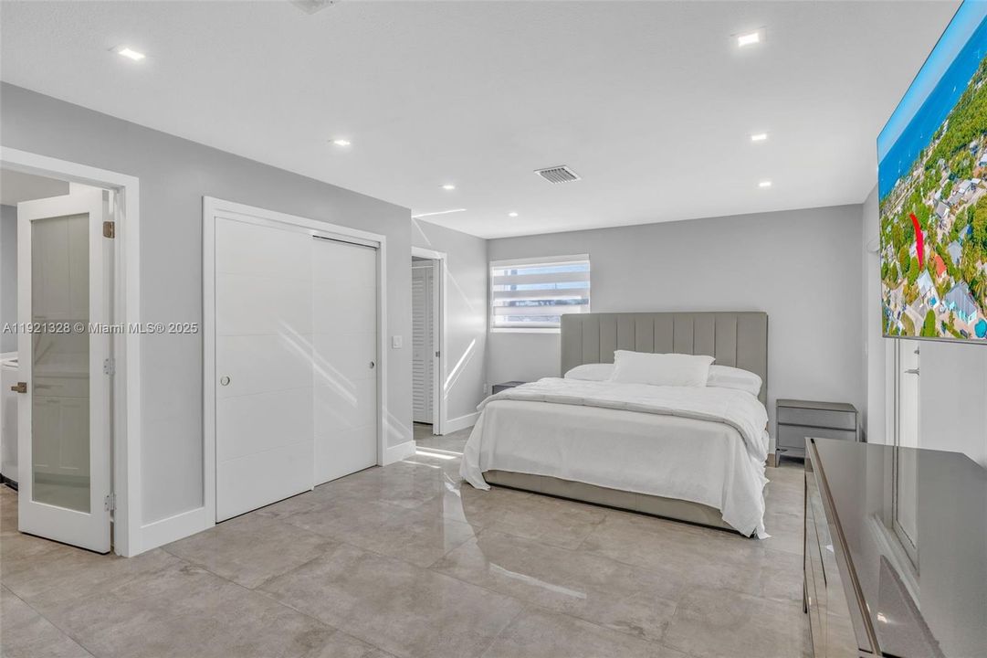 待售: $899,999 (3 贝兹, 2 浴室, 1556 平方英尺)