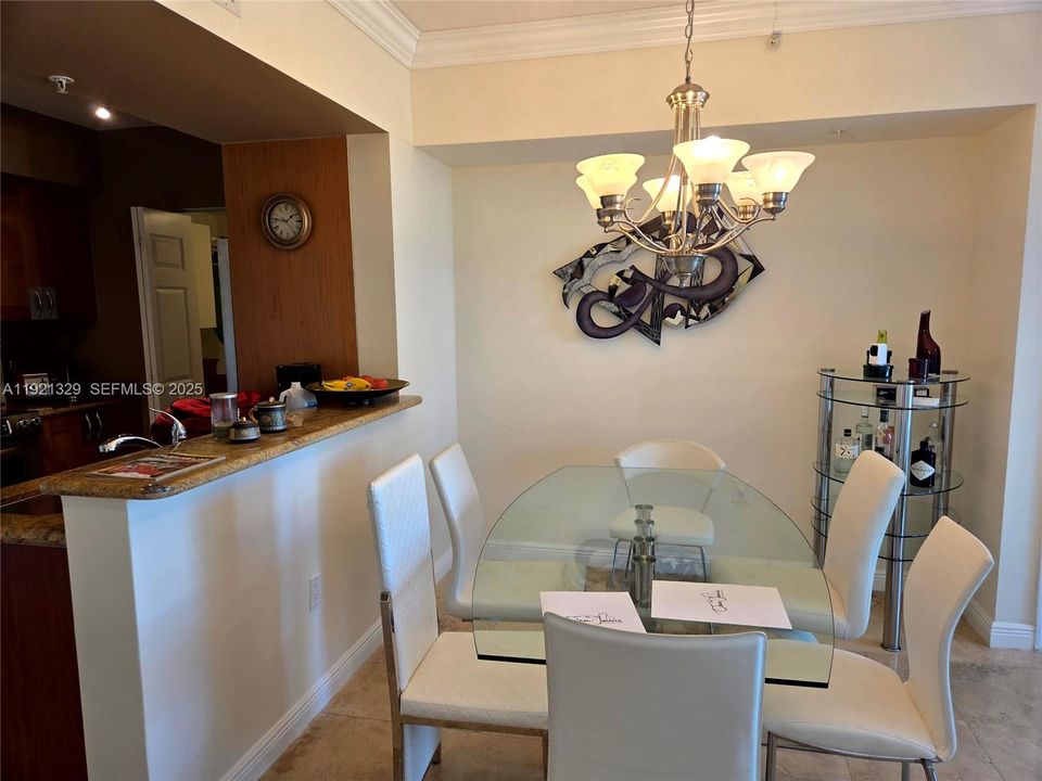 For Sale: $396,000 (2 beds, 2 baths, 1081 Square Feet)