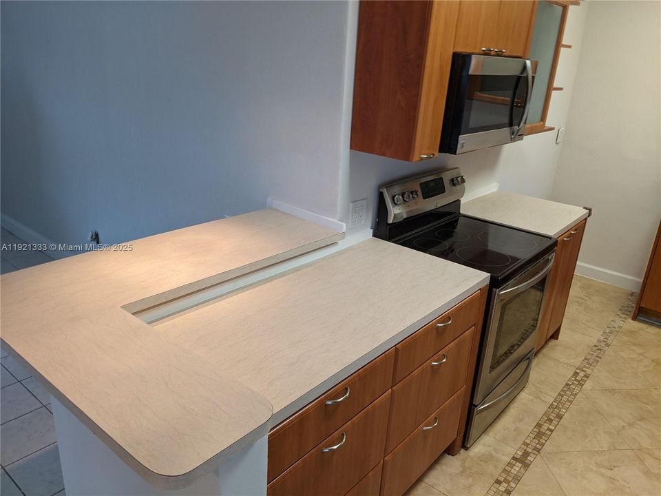 В аренду: $2,400 (2 спален, 1 ванн, 1125 Квадратных фут)