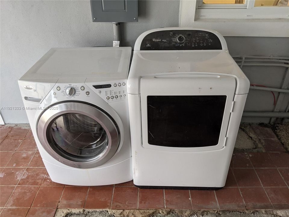 В аренду: $2,400 (2 спален, 1 ванн, 1125 Квадратных фут)