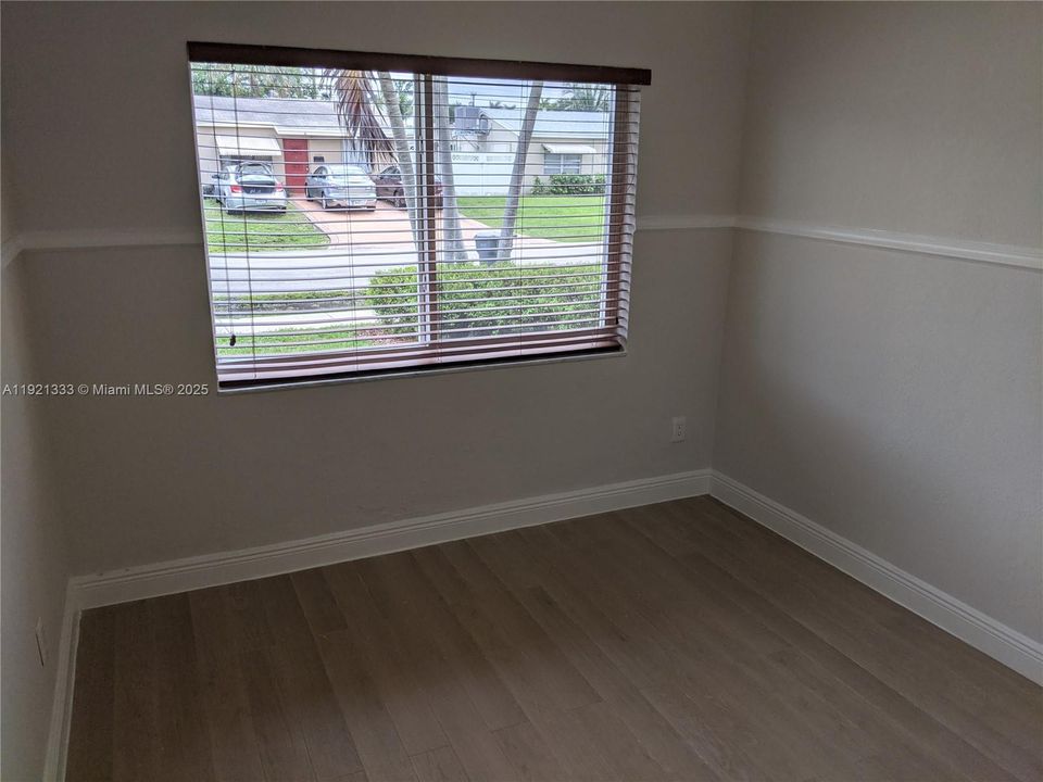 В аренду: $2,400 (2 спален, 1 ванн, 1125 Квадратных фут)