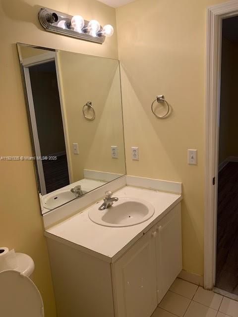 待售: $285,000 (2 贝兹, 2 浴室, 1041 平方英尺)