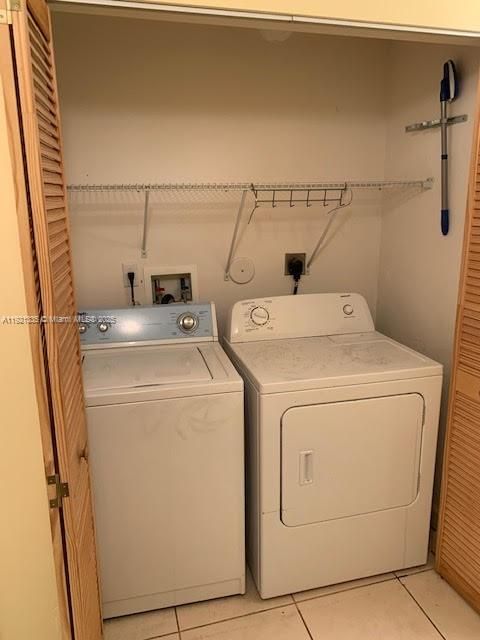 待售: $285,000 (2 贝兹, 2 浴室, 1041 平方英尺)