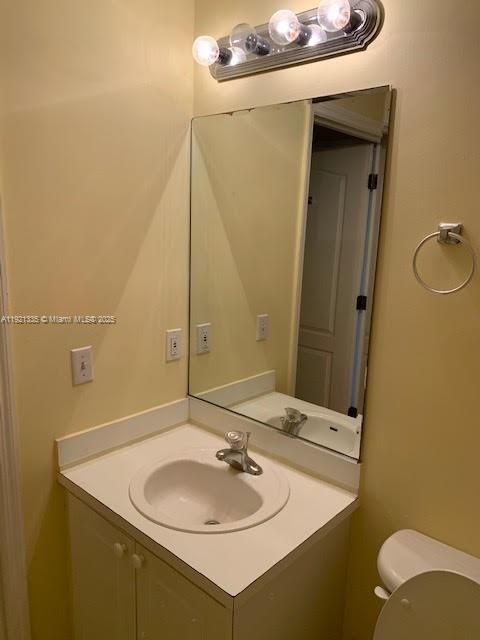 待售: $285,000 (2 贝兹, 2 浴室, 1041 平方英尺)