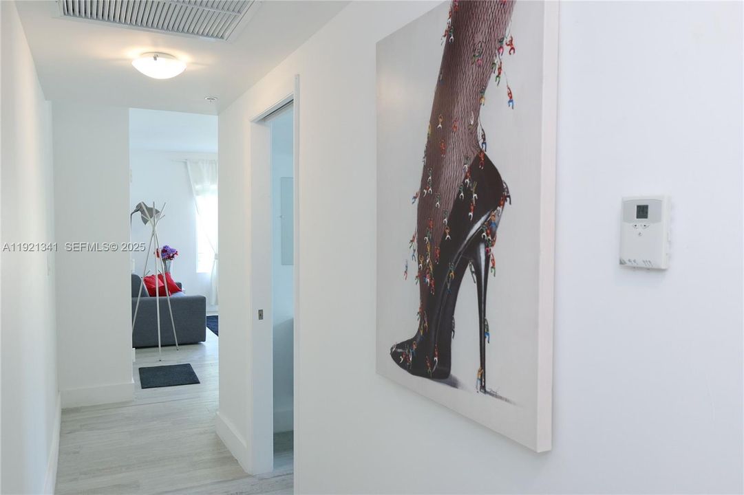 For Sale: $390,000 (2 beds, 2 baths, 739 Square Feet)