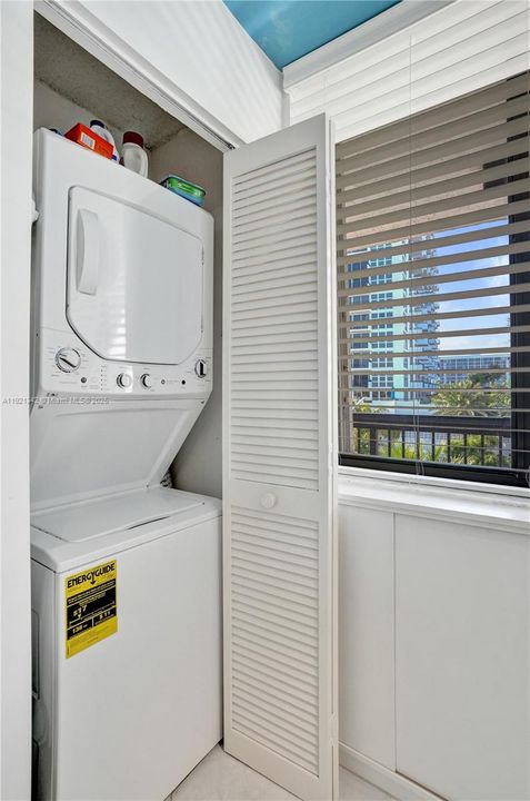 For Sale: $689,000 (2 beds, 2 baths, 1110 Square Feet)