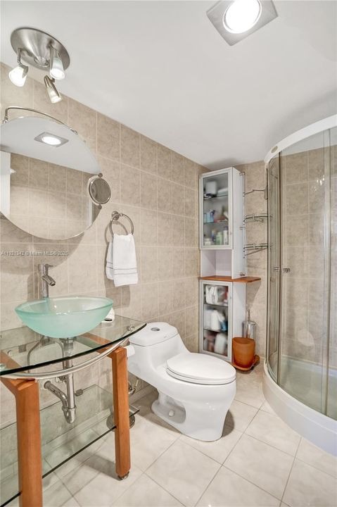 For Sale: $689,000 (2 beds, 2 baths, 1110 Square Feet)