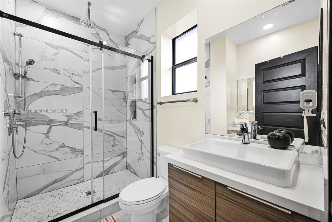 待售: $639,999 (3 贝兹, 2 浴室, 1588 平方英尺)