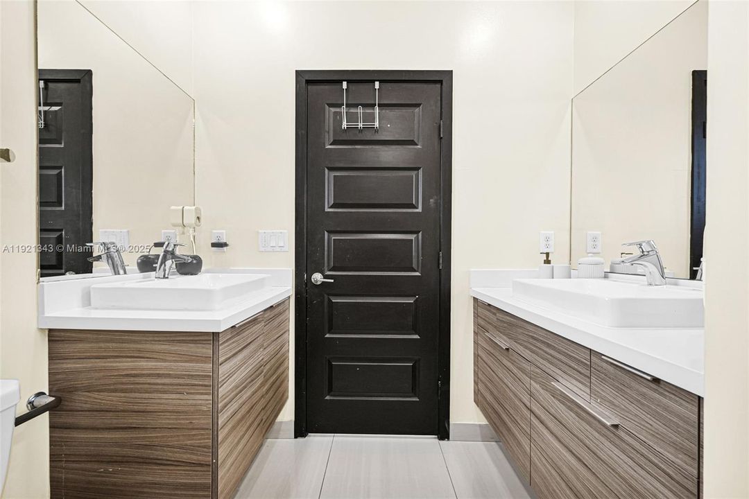 待售: $639,999 (3 贝兹, 2 浴室, 1588 平方英尺)