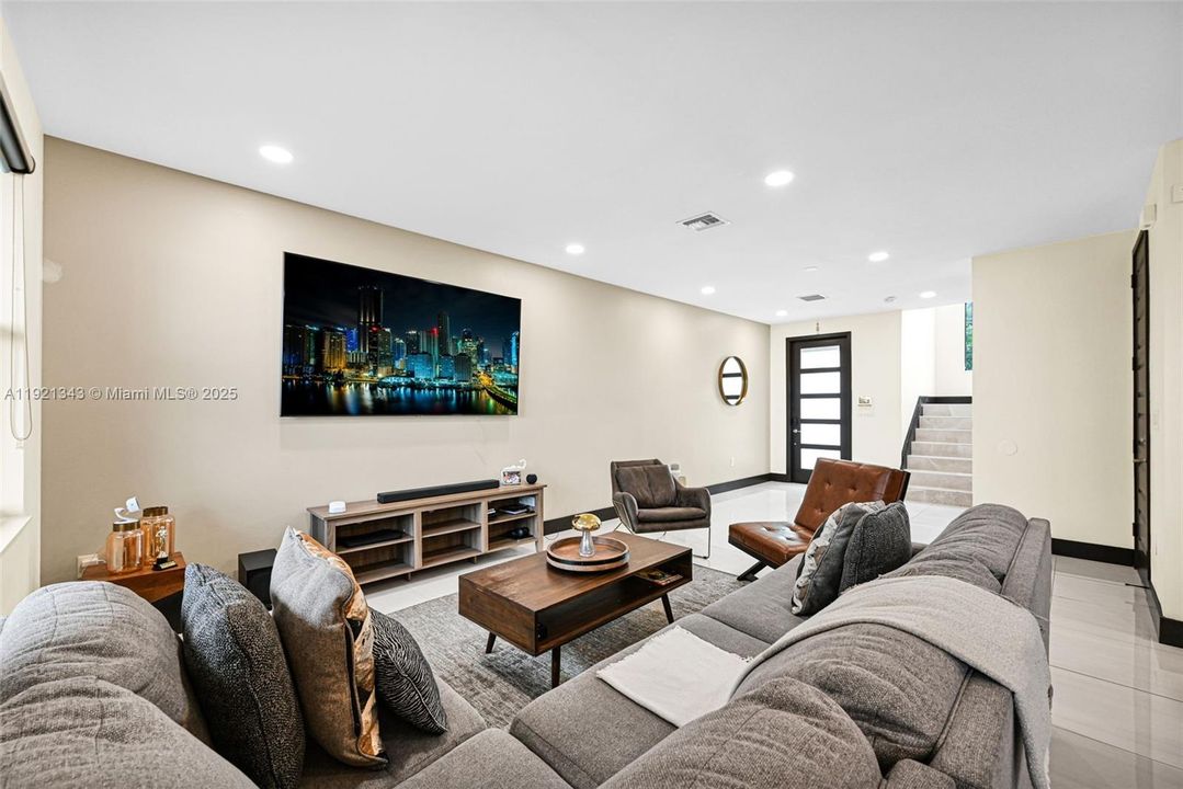 待售: $639,999 (3 贝兹, 2 浴室, 1588 平方英尺)