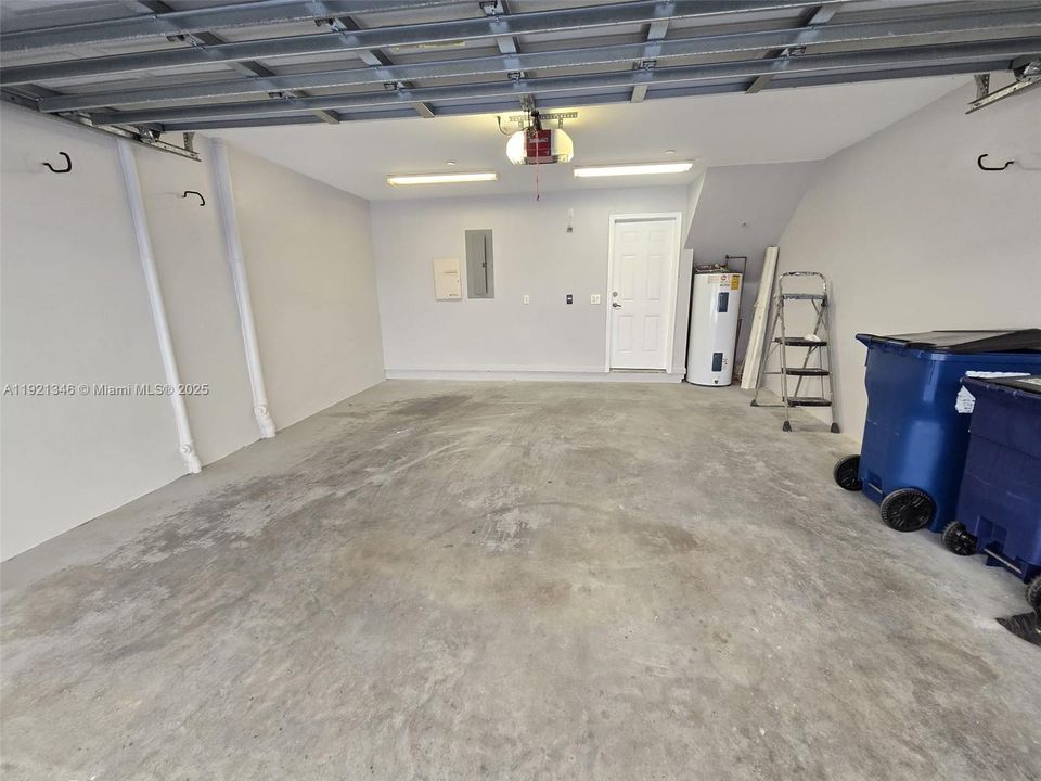 For Rent: $3,300 (3 beds, 3 baths, 1780 Square Feet)