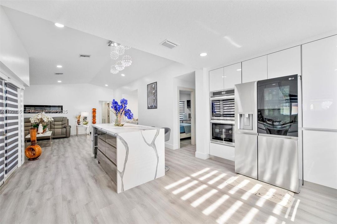 待售: $690,000 (4 贝兹, 3 浴室, 1963 平方英尺)