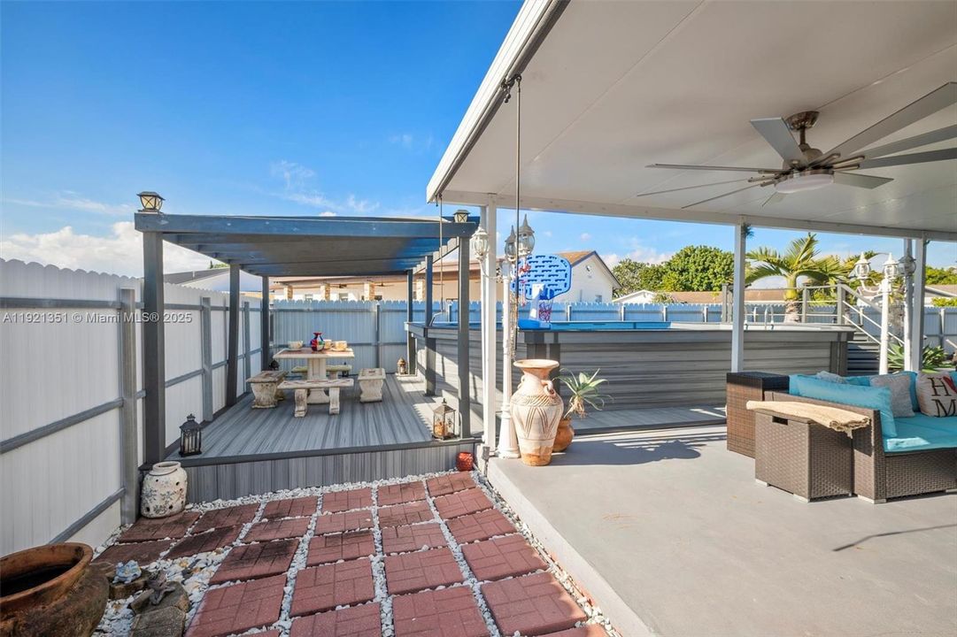 待售: $690,000 (4 贝兹, 3 浴室, 1963 平方英尺)