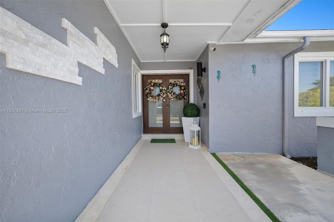 待售: $690,000 (4 贝兹, 3 浴室, 1963 平方英尺)