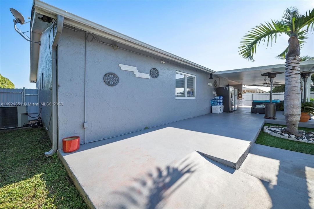 待售: $690,000 (4 贝兹, 3 浴室, 1963 平方英尺)