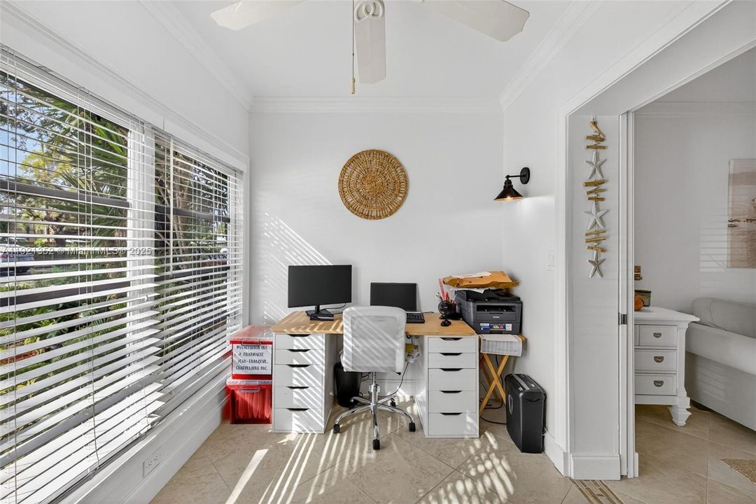 На продажу: $159,000 (2 спален, 2 ванн, 870 Квадратных фут)