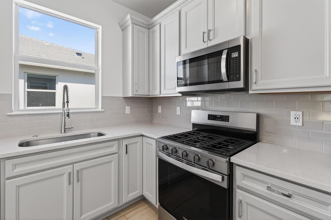Lot4002-3829RussellCt(12)