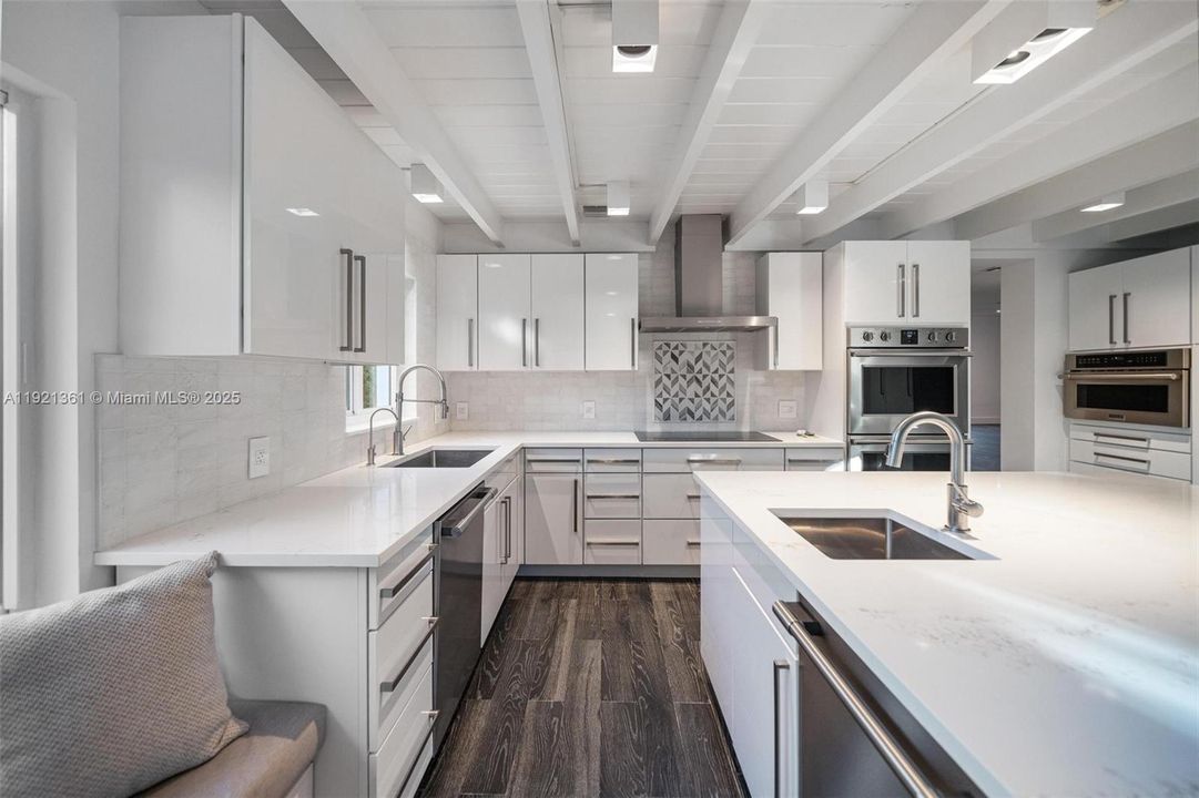 En Venta: $2,497,000 (3 camas, 2 baños, 3008 Pies cuadrados)