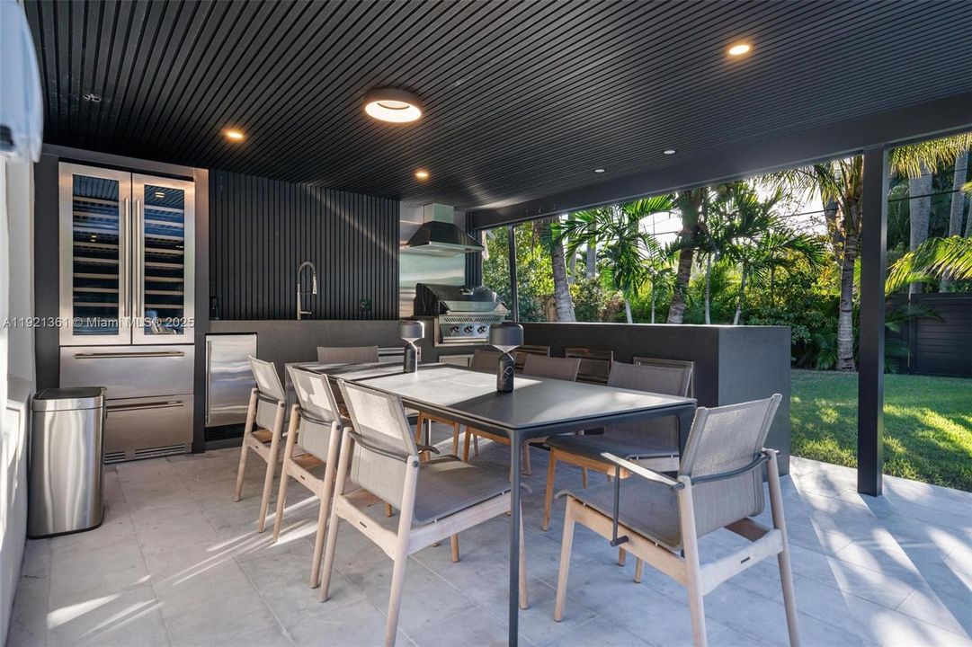 En Venta: $2,497,000 (3 camas, 2 baños, 3008 Pies cuadrados)