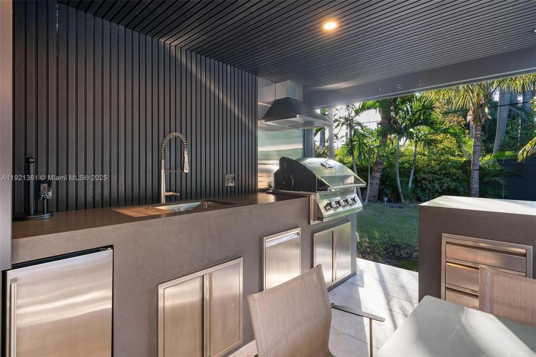 En Venta: $2,497,000 (3 camas, 2 baños, 3008 Pies cuadrados)