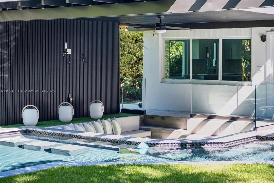 En Venta: $2,497,000 (3 camas, 2 baños, 3008 Pies cuadrados)