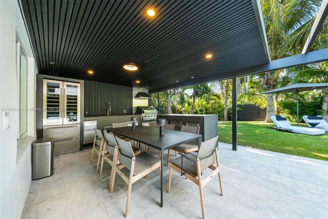 En Venta: $2,497,000 (3 camas, 2 baños, 3008 Pies cuadrados)