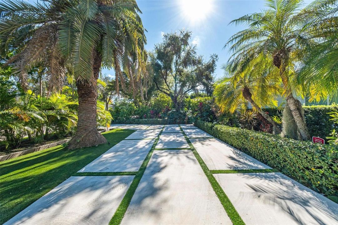 En Venta: $2,497,000 (3 camas, 2 baños, 3008 Pies cuadrados)