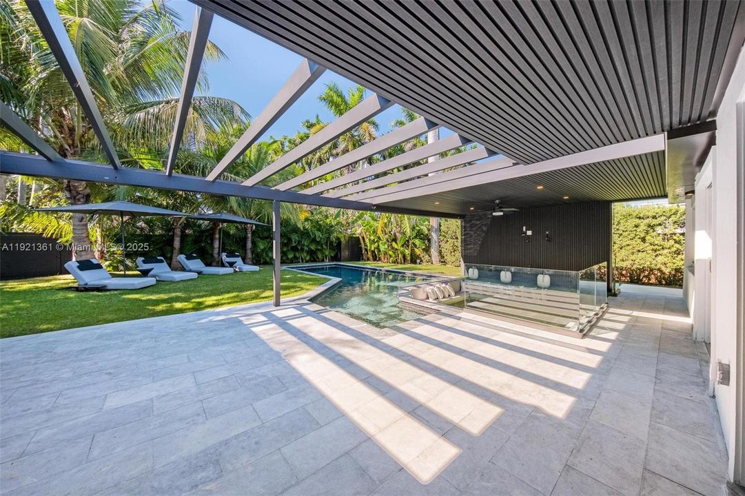 En Venta: $2,497,000 (3 camas, 2 baños, 3008 Pies cuadrados)