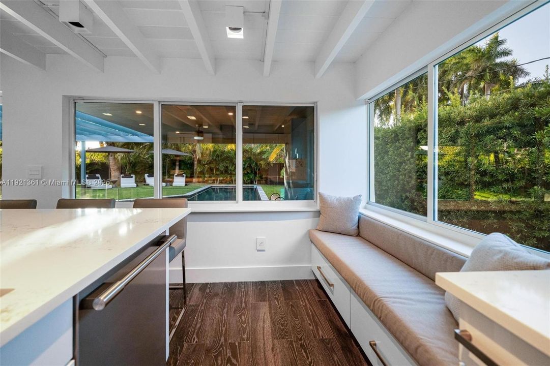 En Venta: $2,497,000 (3 camas, 2 baños, 3008 Pies cuadrados)