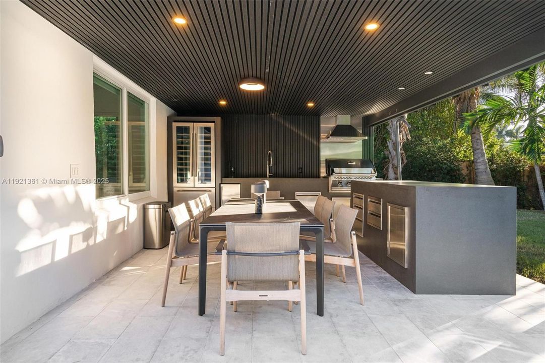 En Venta: $2,497,000 (3 camas, 2 baños, 3008 Pies cuadrados)