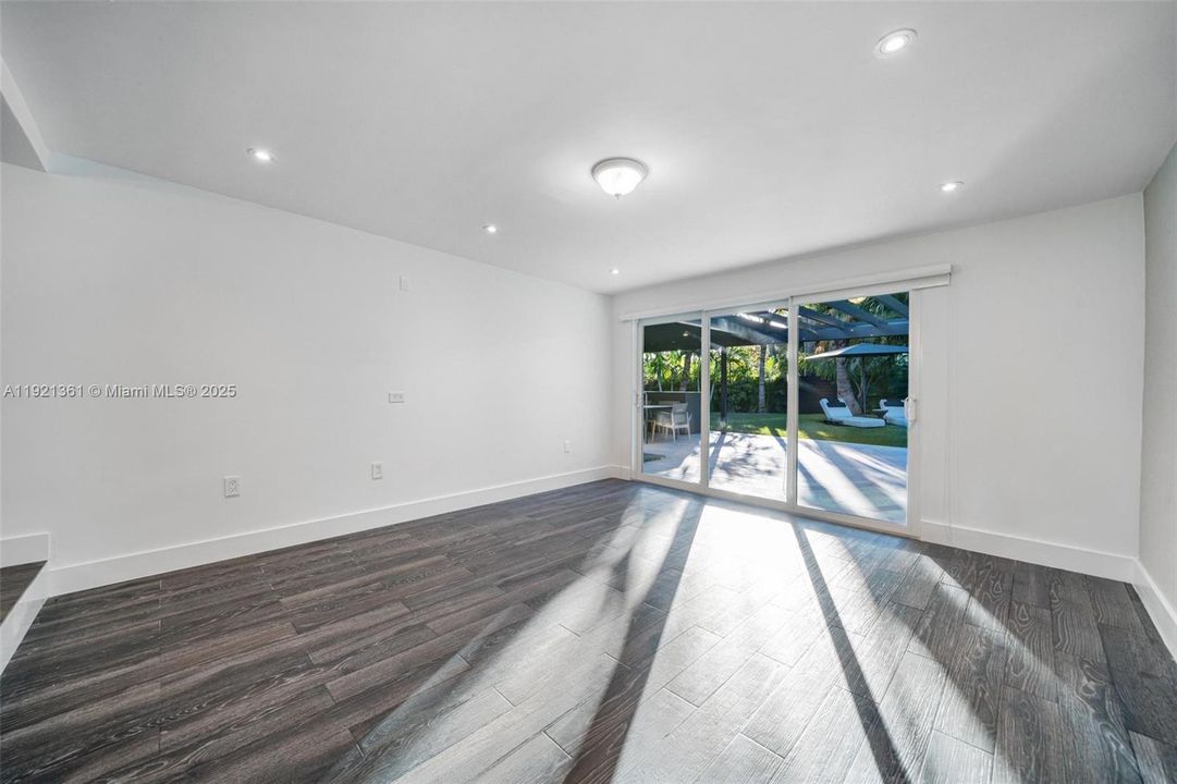 En Venta: $2,497,000 (3 camas, 2 baños, 3008 Pies cuadrados)