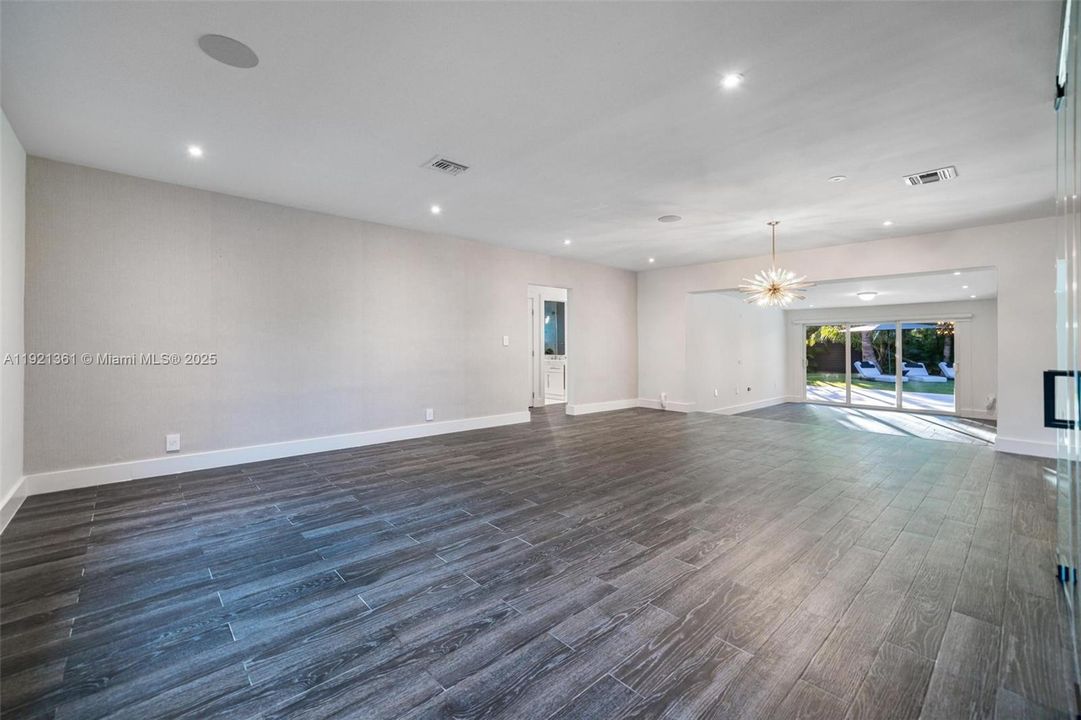 En Venta: $2,497,000 (3 camas, 2 baños, 3008 Pies cuadrados)