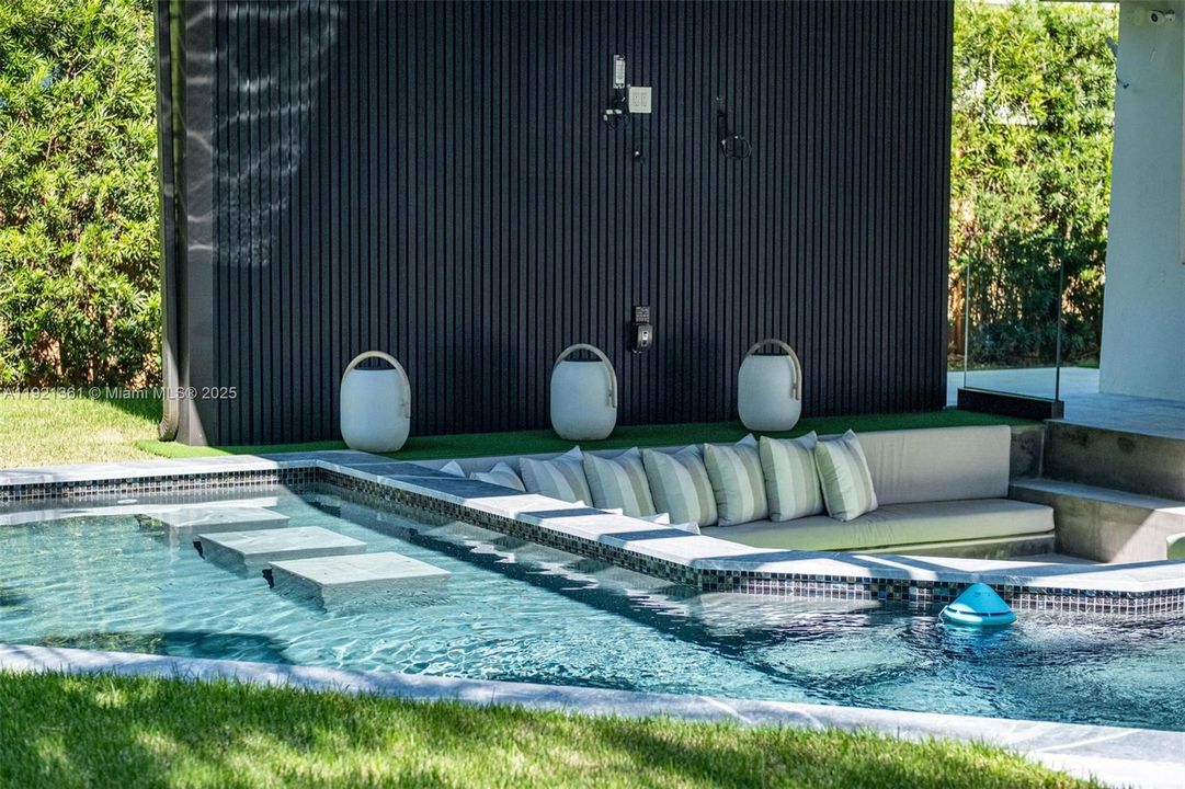 En Venta: $2,497,000 (3 camas, 2 baños, 3008 Pies cuadrados)