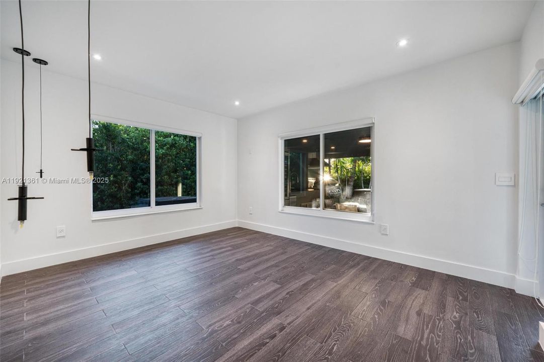 En Venta: $2,497,000 (3 camas, 2 baños, 3008 Pies cuadrados)