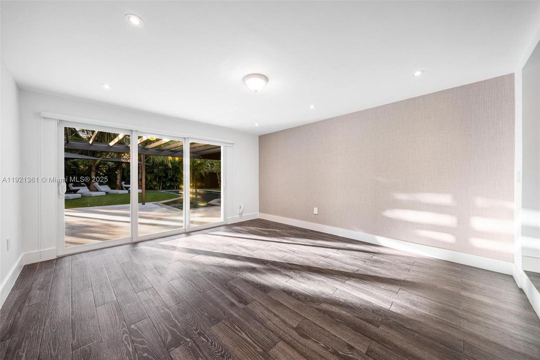 En Venta: $2,497,000 (3 camas, 2 baños, 3008 Pies cuadrados)