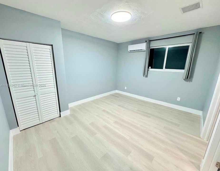 For Rent: $1,400 (1 beds, 1 baths, 400 Square Feet)