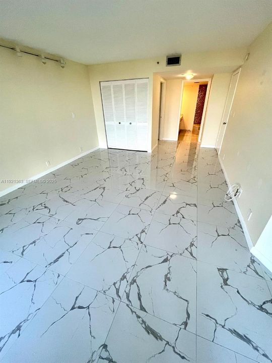 出租: $3,750 (2 贝兹, 2 浴室, 1268 平方英尺)